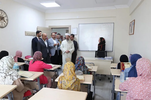 DİYANET İŞLERİ BAŞKANI KUR’AN KURSLARINI ZİYARET ETTİ!