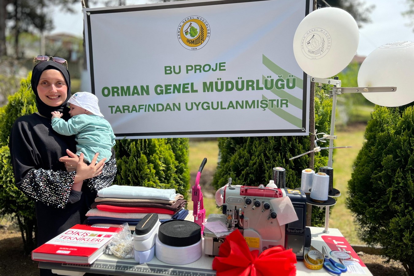 ORMAN KÖYLÜSÜ 11 KADINA DİKİŞ MAKİNASI VERİLDİ!