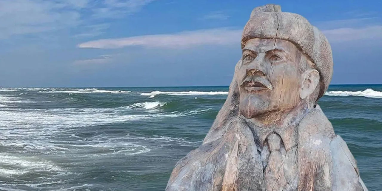 LENİN HEYKELİ AKÇAKOCA HALKIYLA BULUŞUYOR !
